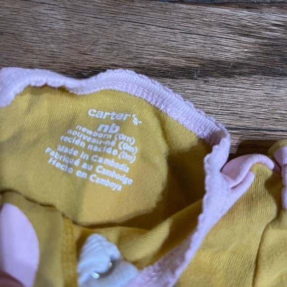 Baby clothes bundle - newborn and 0-3 months - 4 item bundle - Picture 2 of 4